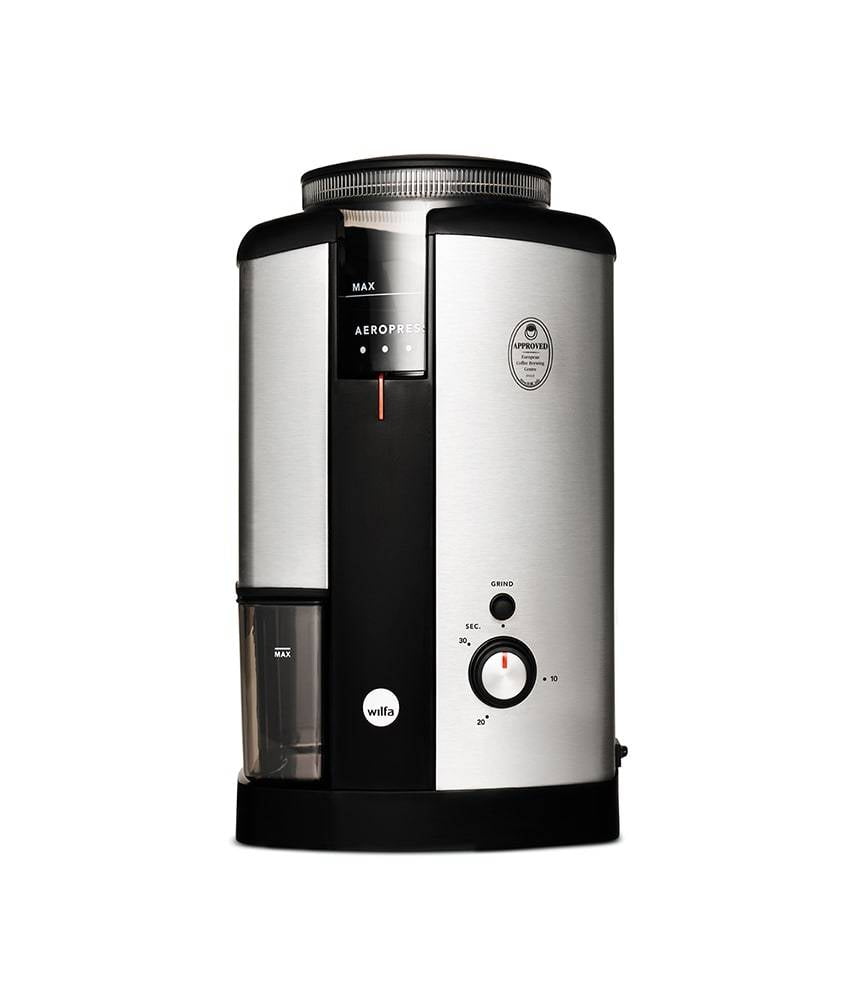 Coffee Maker and Grinder Bundle - Display of the Wilfa Performance Coffee Maker and Svart Coffee Grinder set.