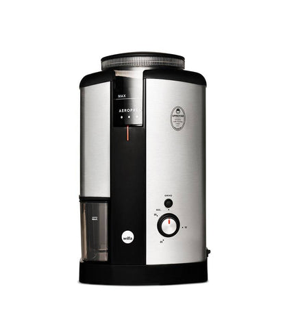 Coffee Maker and Grinder Bundle - Display of the Wilfa Performance Coffee Maker and Svart Coffee Grinder set.